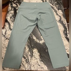 Lululemon Alight High Rise Crop 23” - Size 10